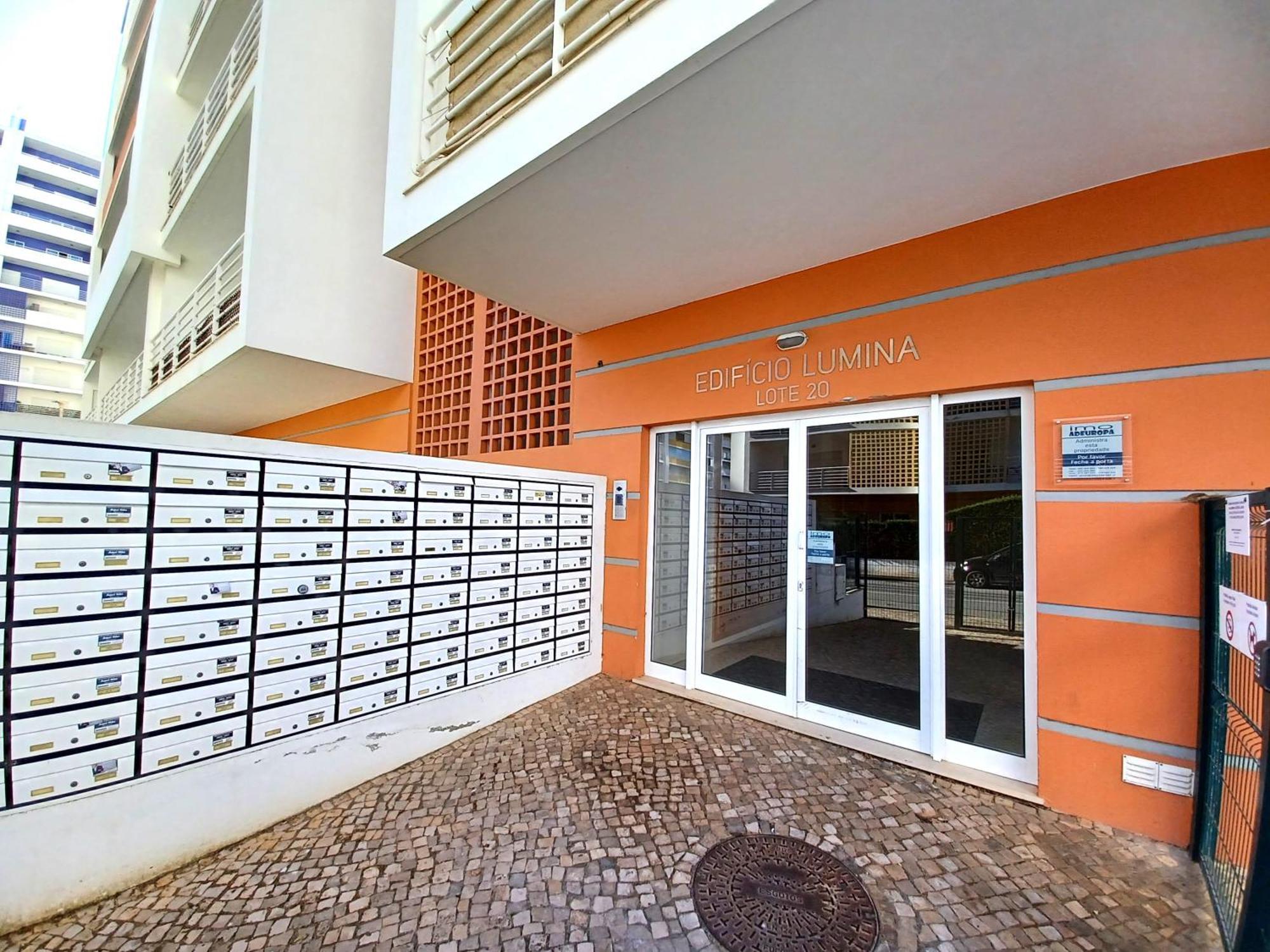 Edificio Lumina Sunshine Beach Apartment بورتيماو المظهر الخارجي الصورة