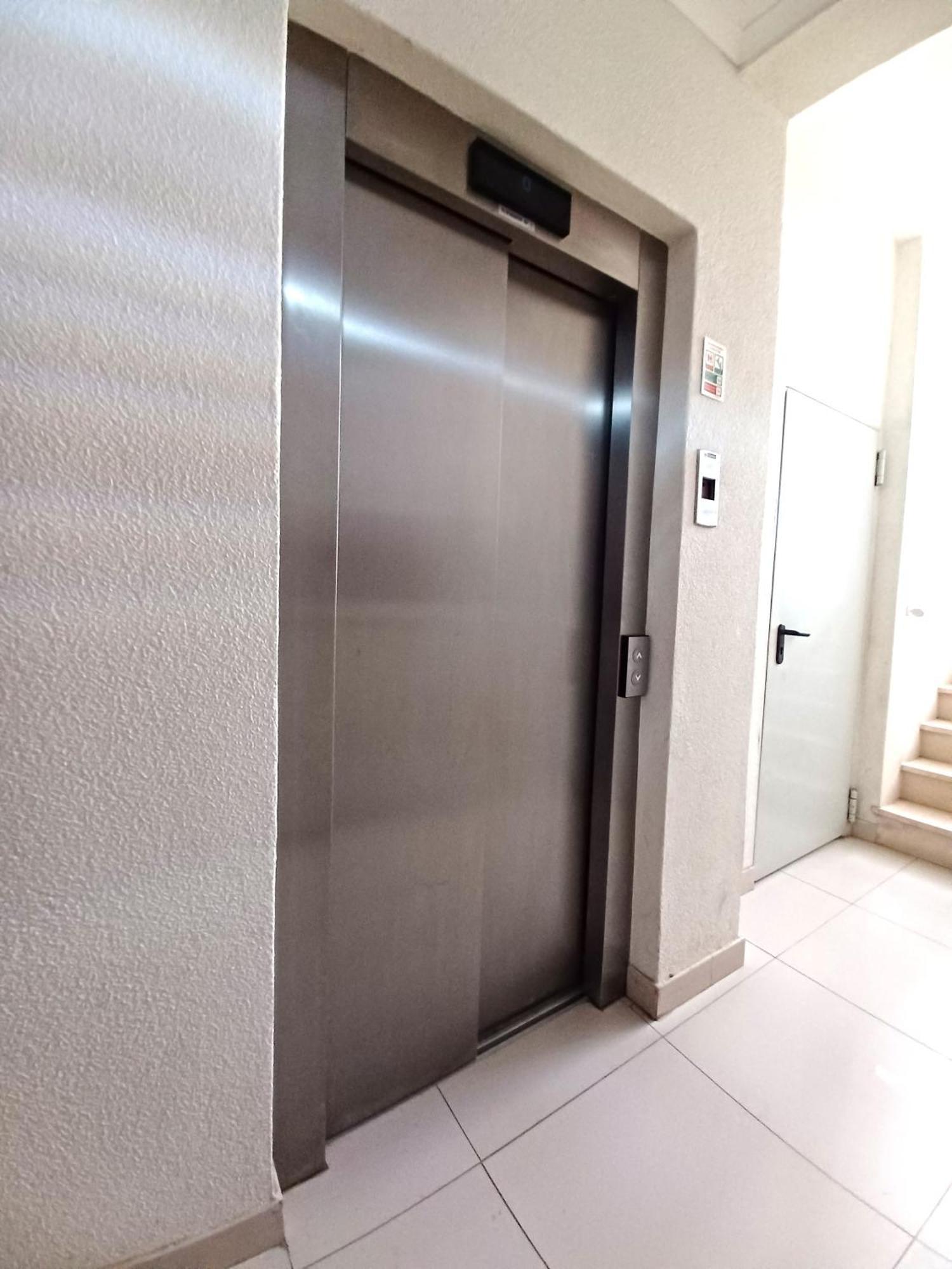 Edificio Lumina Sunshine Beach Apartment بورتيماو المظهر الخارجي الصورة